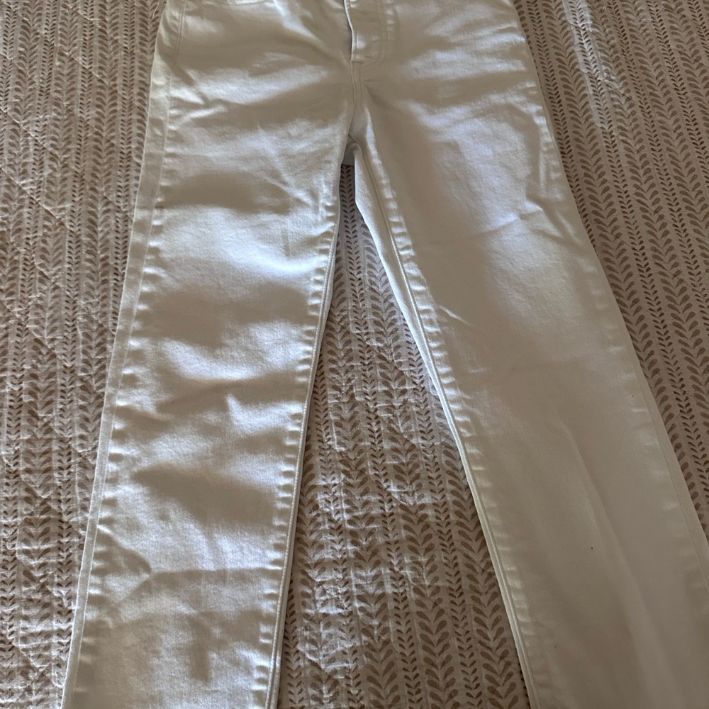Levi’s Wedgie White Jeans 27x26.